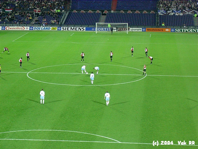 Feyenoord - Hearts 3-0 21-10-2004 (11).JPG