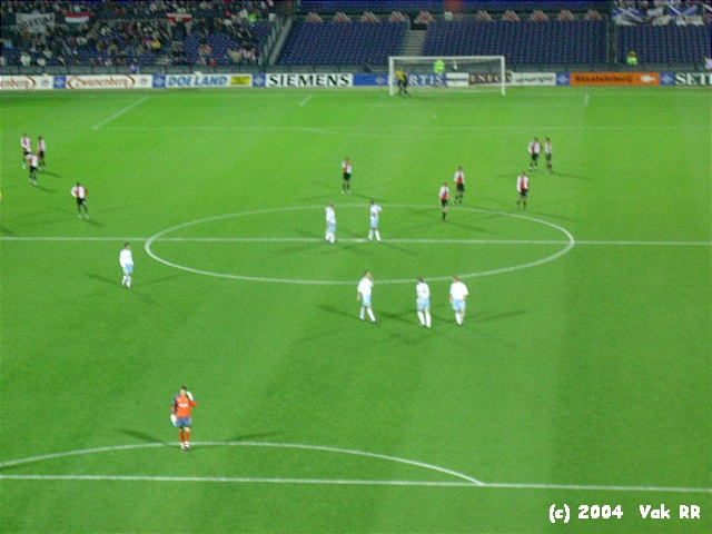 Feyenoord - Hearts 3-0 21-10-2004 (12).JPG