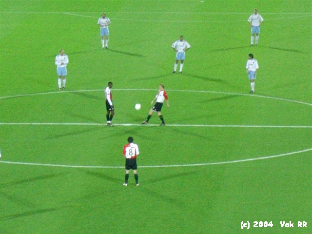 Feyenoord - Hearts 3-0 21-10-2004 (35).JPG