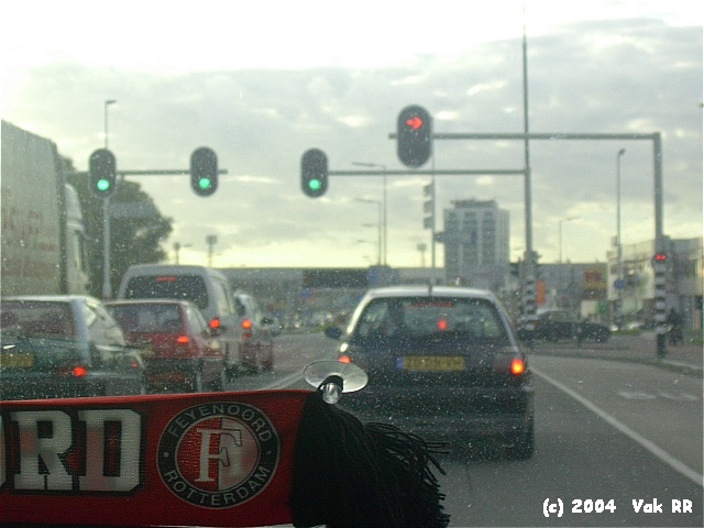 Feyenoord - Hearts 3-0 21-10-2004 (52).JPG